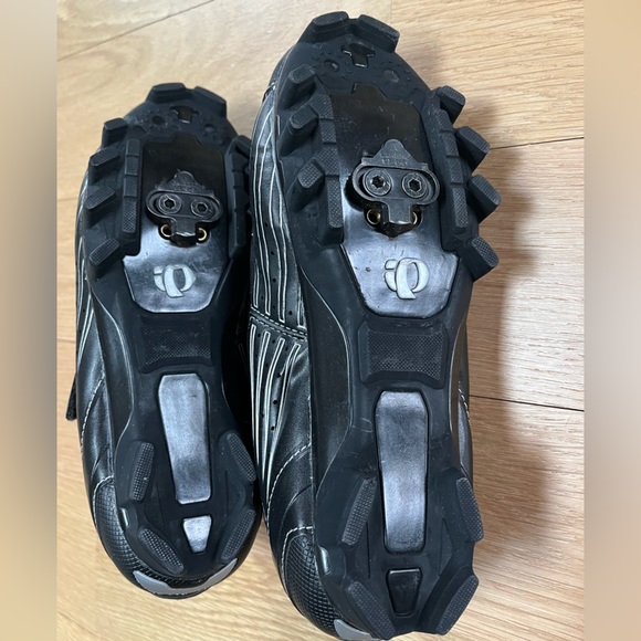 Pearl Izumi Spin Shoes - Picture 2 of 6